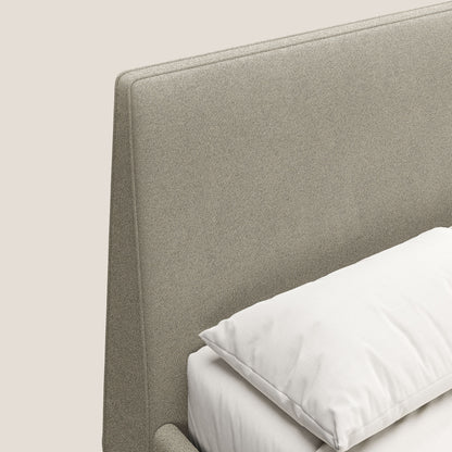 Dorotea letto imbottito con piedi in legno in morbido bouclé impermeabile T07 beige 