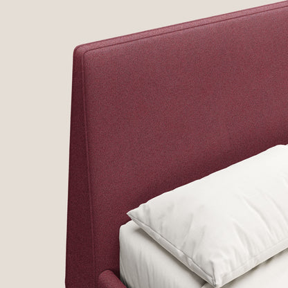 Dorotea letto imbottito con piedi in legno in morbido bouclé impermeabile T07 rosso 