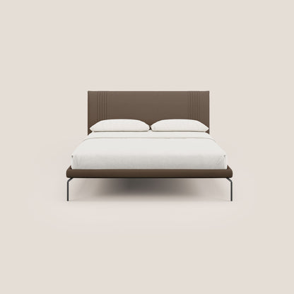 Finn letto imbottito con piedi alti in metallo in tessuto smacchiabile T05 marrone 