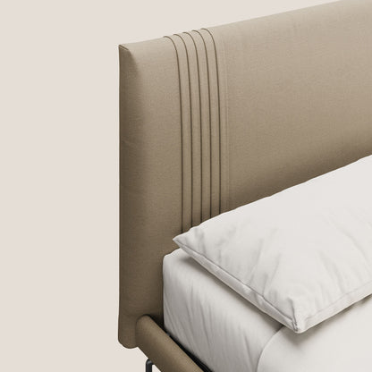 Finn letto imbottito con piedi alti in metallo in tessuto smacchiabile T05 beige 