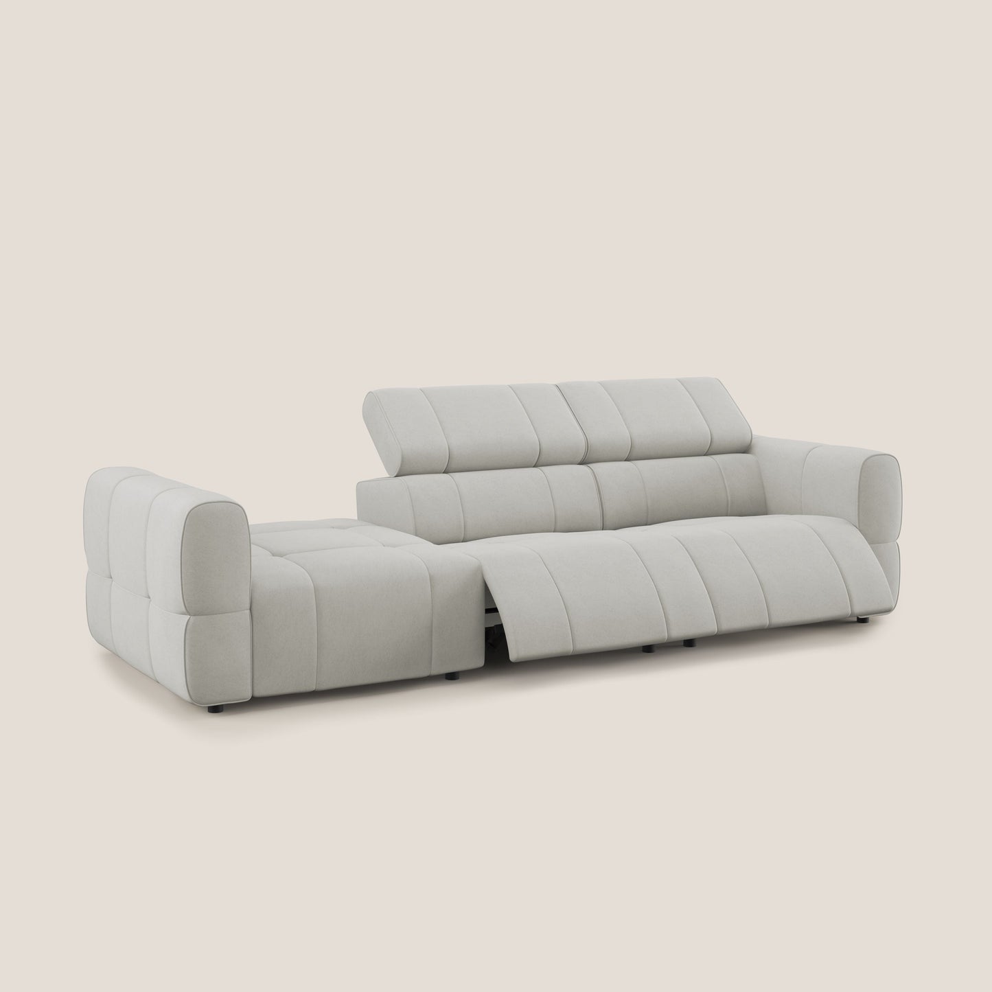 Giotto Divano con terminale e opzione relax elettrico in microfibra effetto velluto impermeabile T09 panna