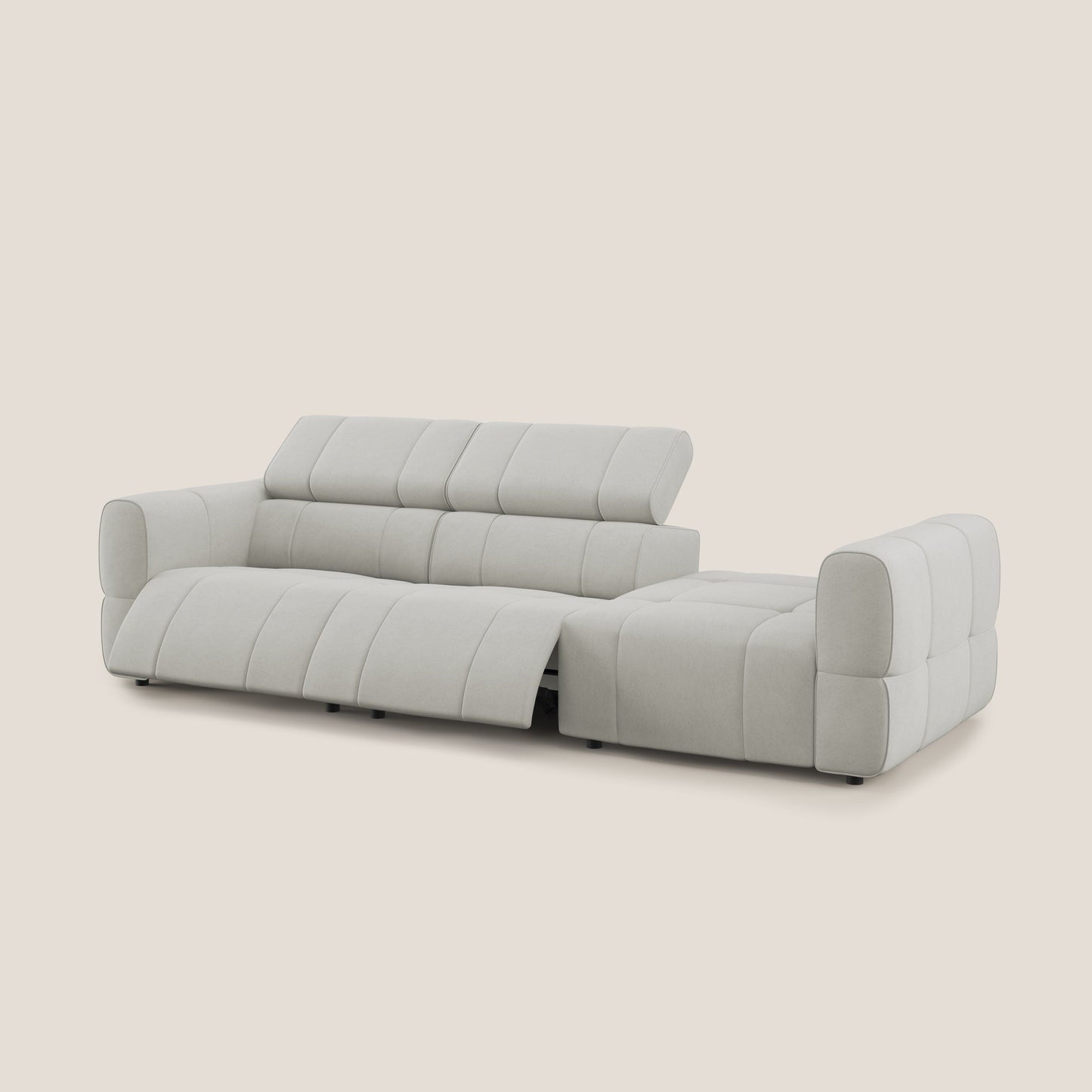 Giotto Divano con terminale e opzione relax elettrico in microfibra effetto velluto impermeabile T09 panna