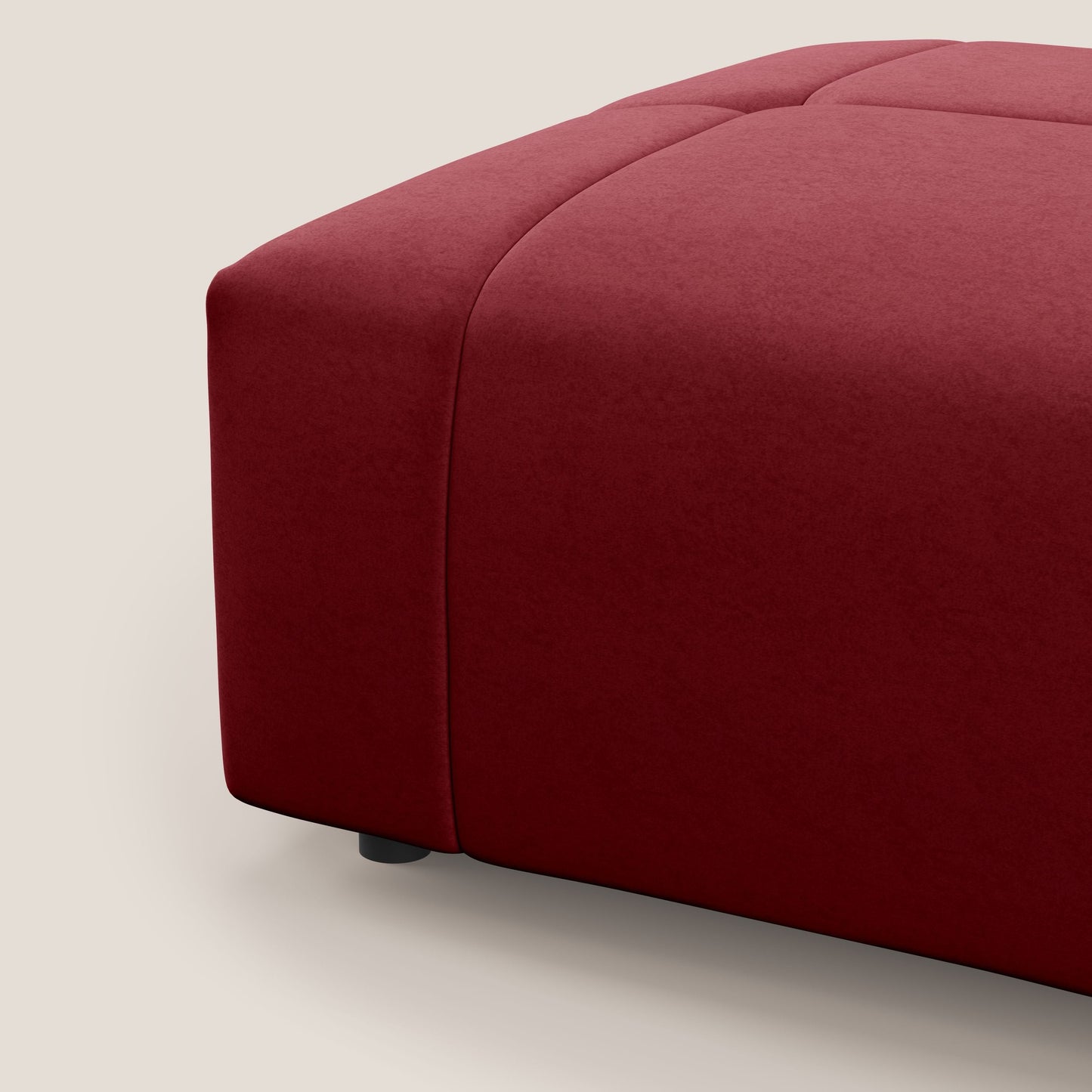 Pouf Giotto in morbida microfibra effetto velluto impermeabile idrorepellente T09 rosso 