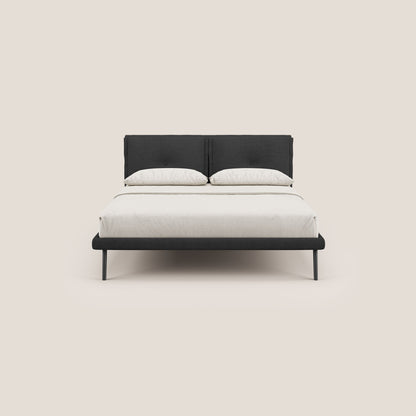 Ibuki letto con cuscini trapuntati regolabili e piedi in mogano in tessuto fiammato impermeabile T03 antracite 