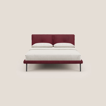 Ibuki letto con cuscini trapuntati regolabili e piedi in mogano in tessuto fiammato impermeabile T03 rosso 