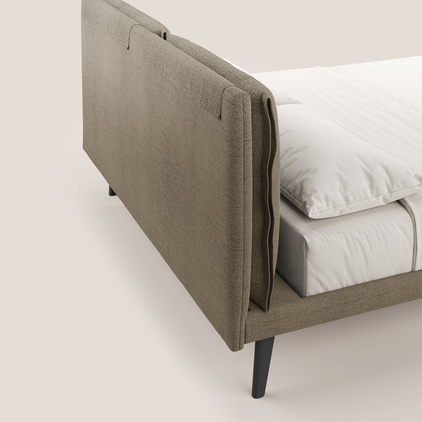 Ibuki letto con cuscini trapuntati regolabili e piedi in mogano in tessuto fiammato impermeabile T03 marrone 