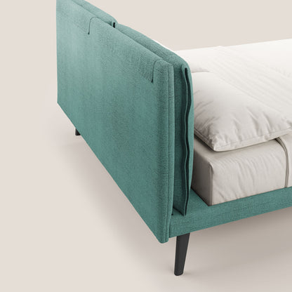 Ibuki letto con cuscini trapuntati regolabili e piedi in mogano in tessuto fiammato impermeabile T03 verde acqua 