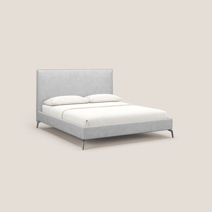 Iris letto imbottito con piedini neri sfoderabile in tessuto impermeabile T02 grigio chiaro 