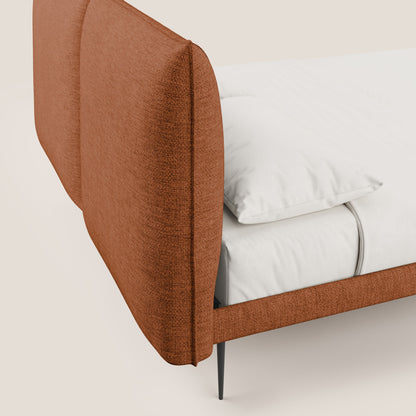 Jolie letto a doppio pannello con piedi alti in metallo in tessuto smacchiabile T18 ruggine 