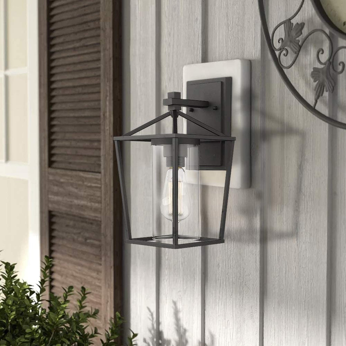 Black Metal/ Glass Outdoor Sconce Lantern Light Set of 2