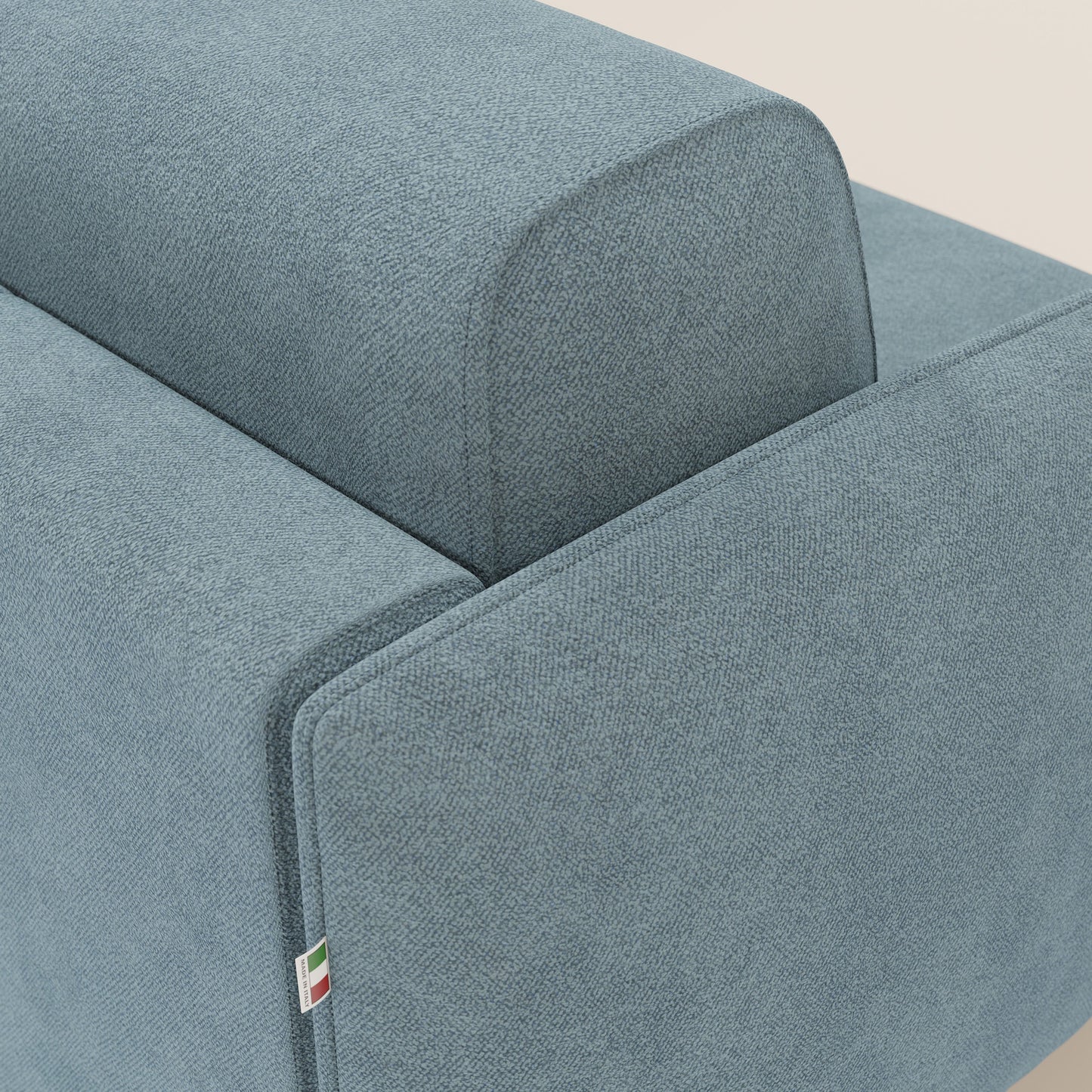 Giglio divano letto angolare con materasso alto 18 cm e penisola contenitore in morbido bouclé impermeabile T07 carta da zucchero 