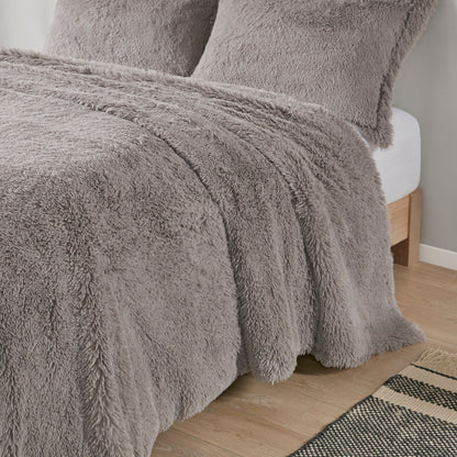 Intelligent Design Effie Shaggy Fur Reversible Comforter Set