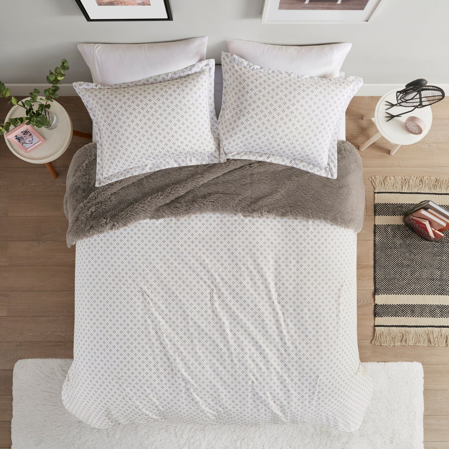 Intelligent Design Effie Shaggy Fur Reversible Comforter Set