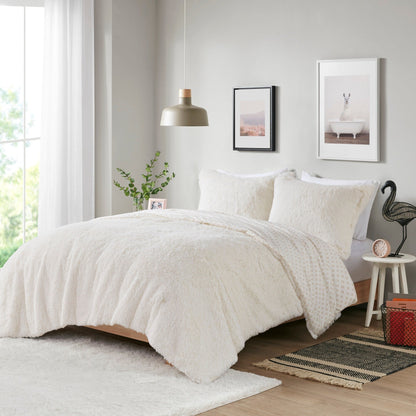 Intelligent Design Effie Shaggy Fur Reversible Comforter Set