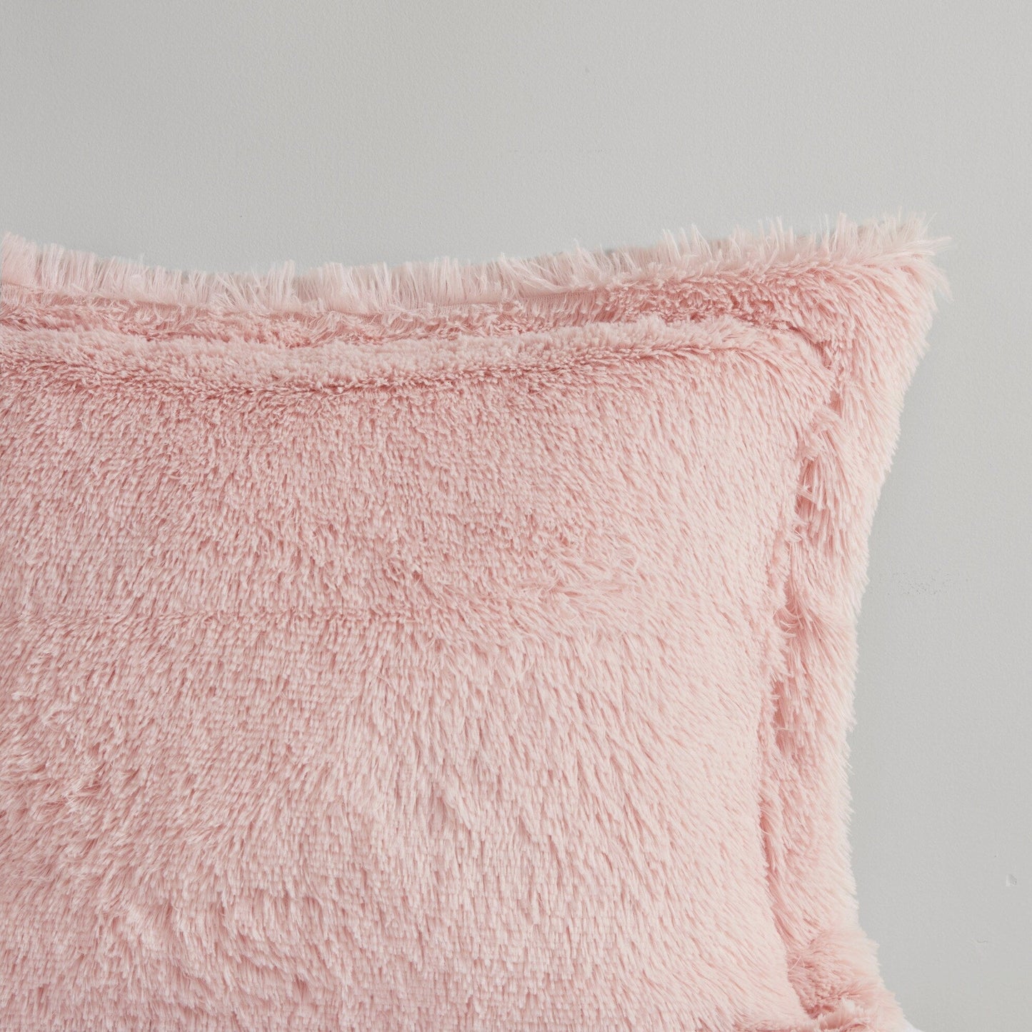 Intelligent Design Effie Shaggy Fur Reversible Comforter Set