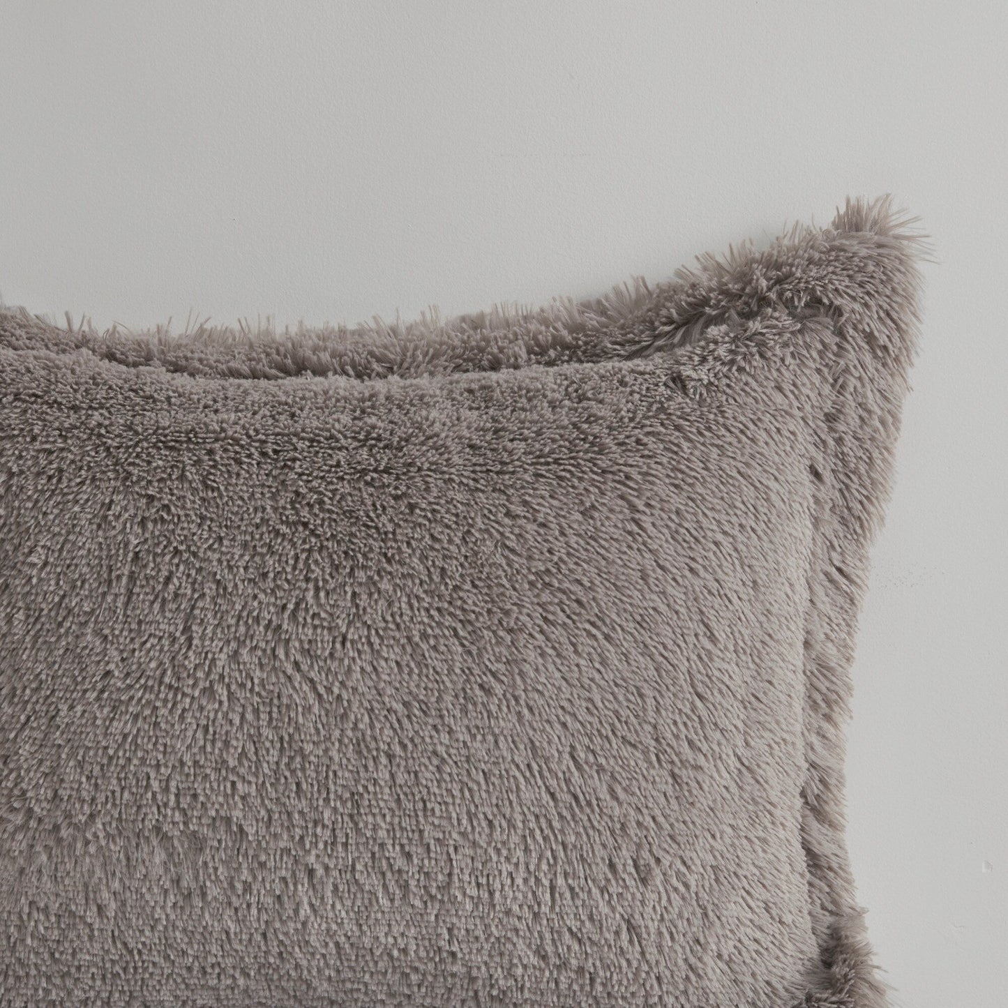 Intelligent Design Effie Shaggy Fur Reversible Comforter Set