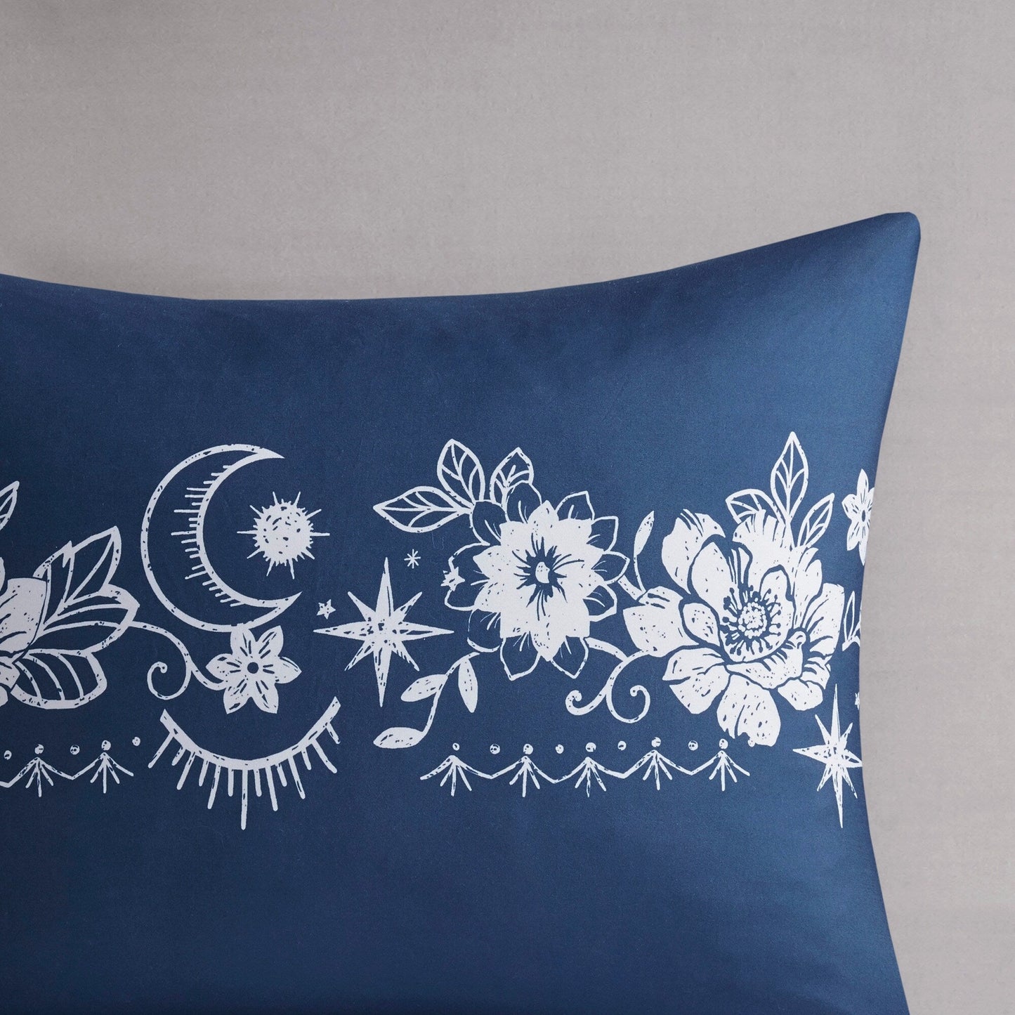 Intelligent Design Luna Navy Celestial Comforter Set