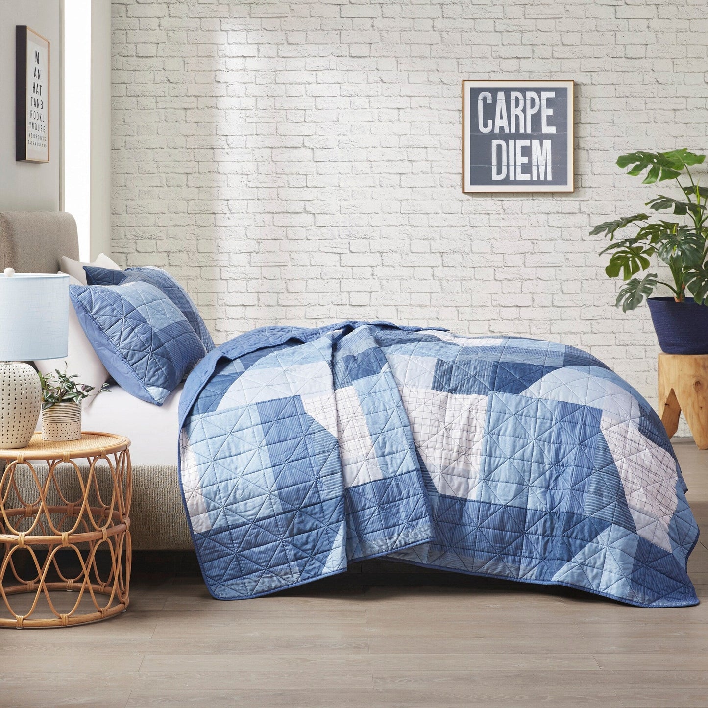 Intelligent Design Wesley Blue Patchwork Printed Reversible Quilt Set