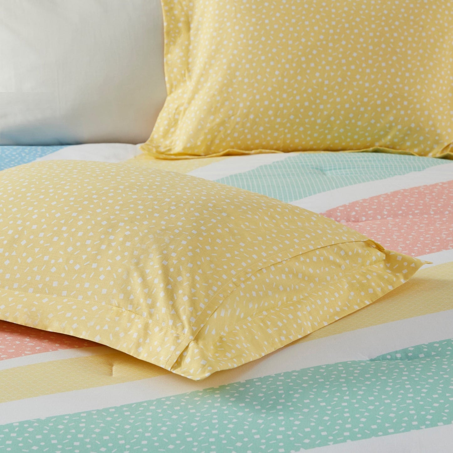 Jessie Yellow Rainbow Sunburst Reversible Cotton Comforter Set by Urban Habitat Kids