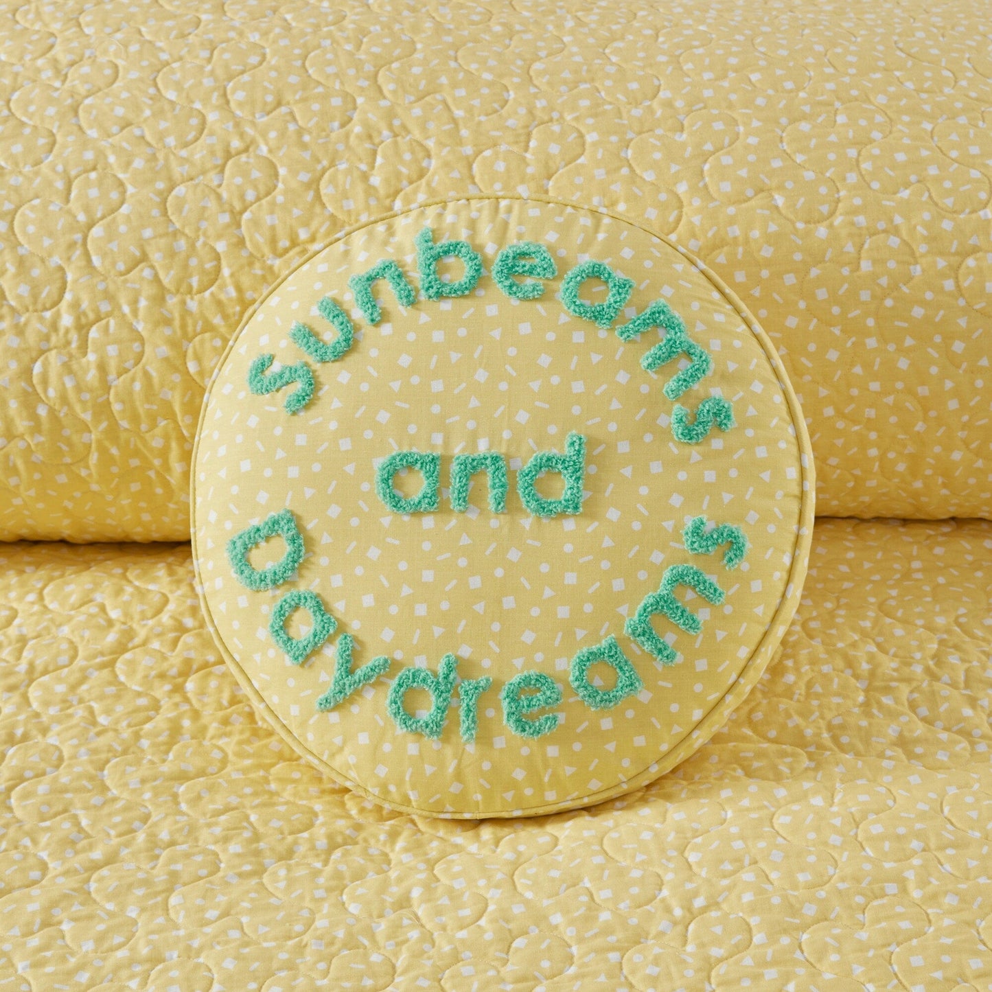 Intelligent Design Kids Jessie Rainbow Sunburst Reversible Cotton Quilt Set with Throw Pillow