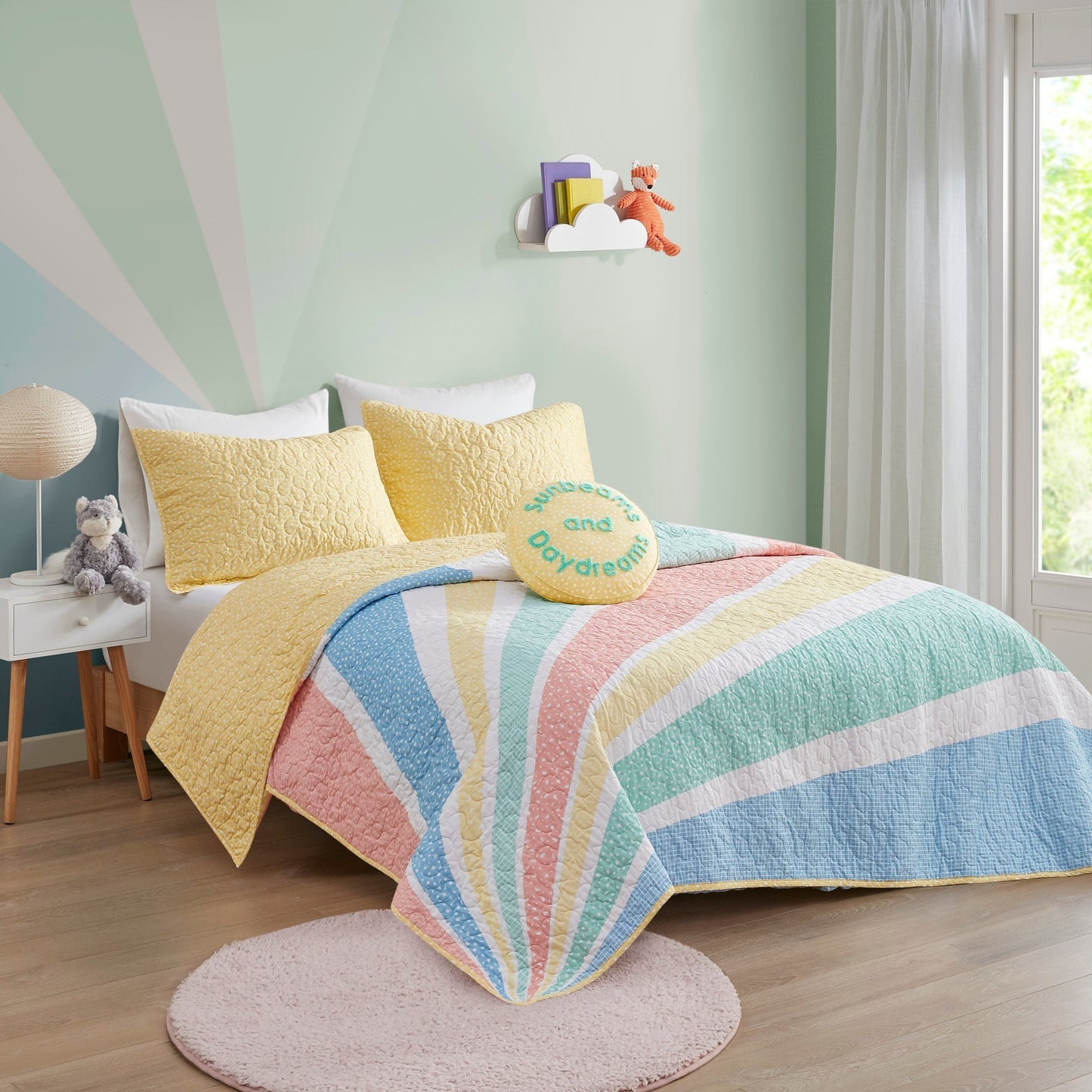 Intelligent Design Kids Jessie Rainbow Sunburst Reversible Cotton Quilt Set with Throw Pillow