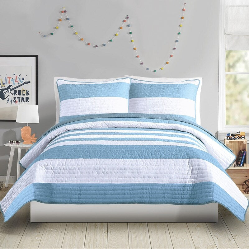Lavelle Blue/White Reversible Quilt Set