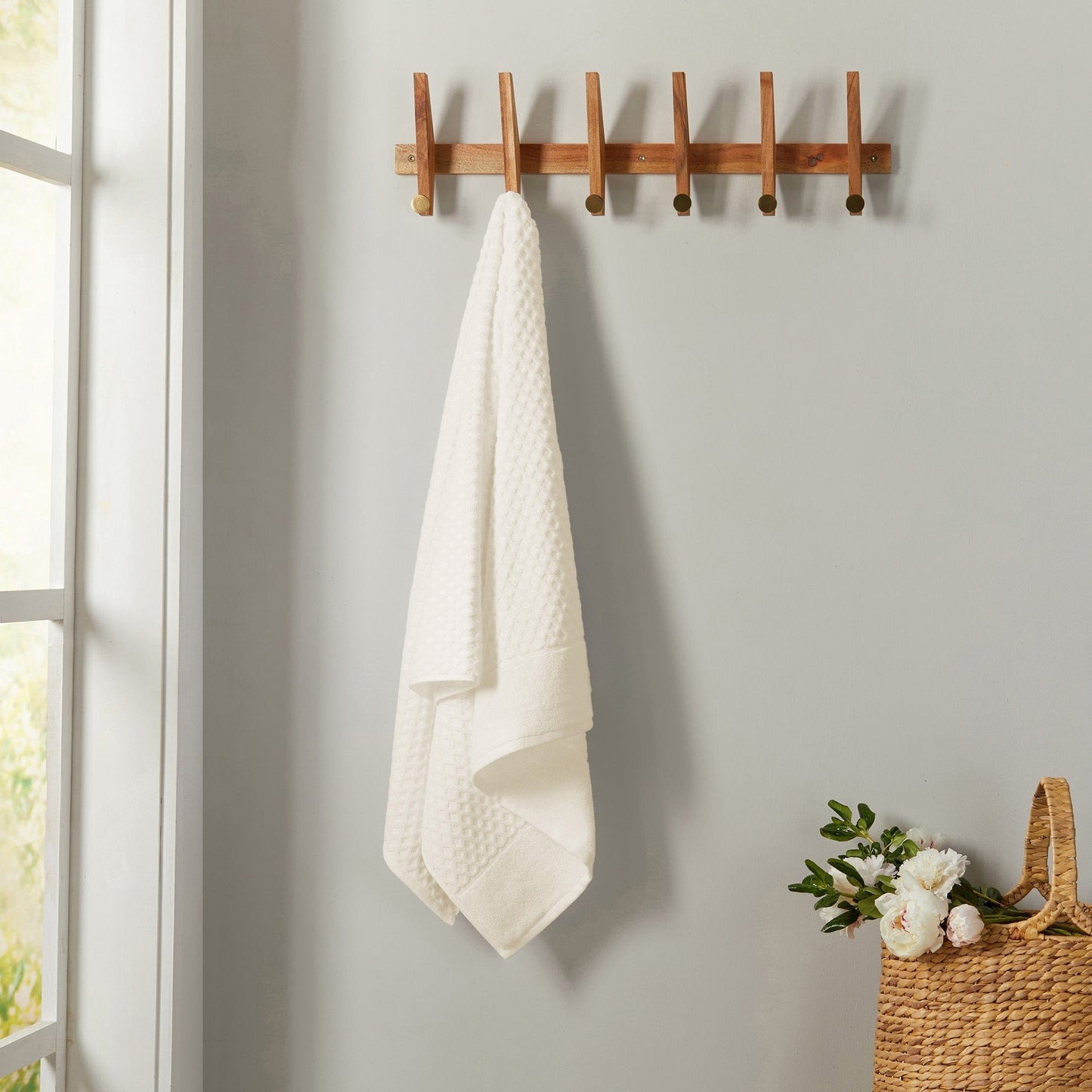 Linery & Co. Cotton Diamond Waffle Texture Bath Towels.