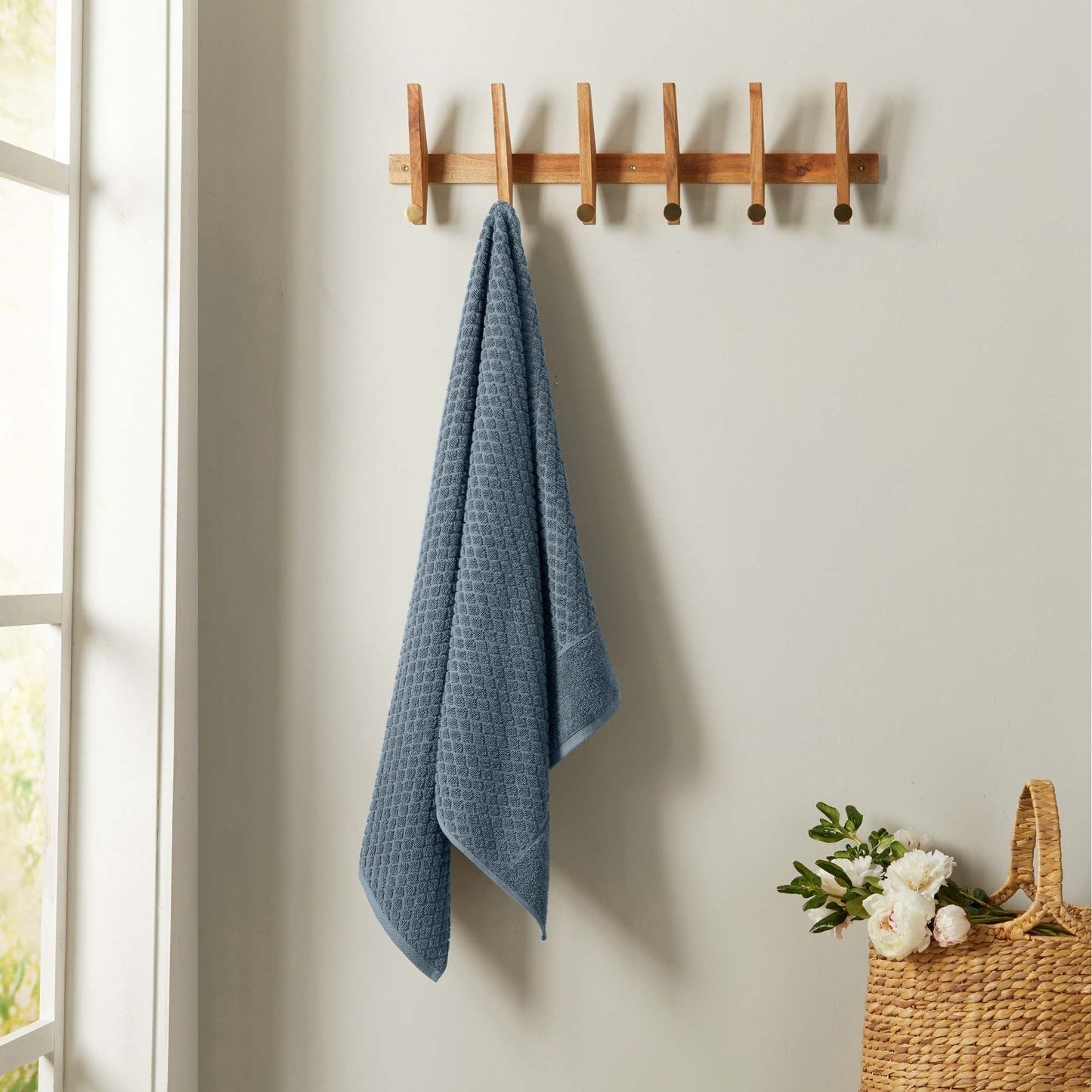 Linery & Co. Cotton Diamond Waffle Texture Bath Towels.