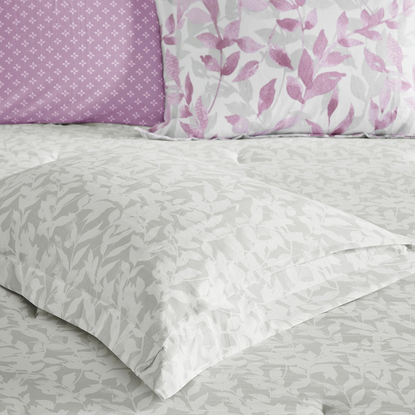 Madison Park Essentials Thelma Reversible Comforter Set with Bed Sheets