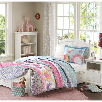 Intelligent Design Kids Blooming Butterflies Reversible Quilt Set with Throw Pillow