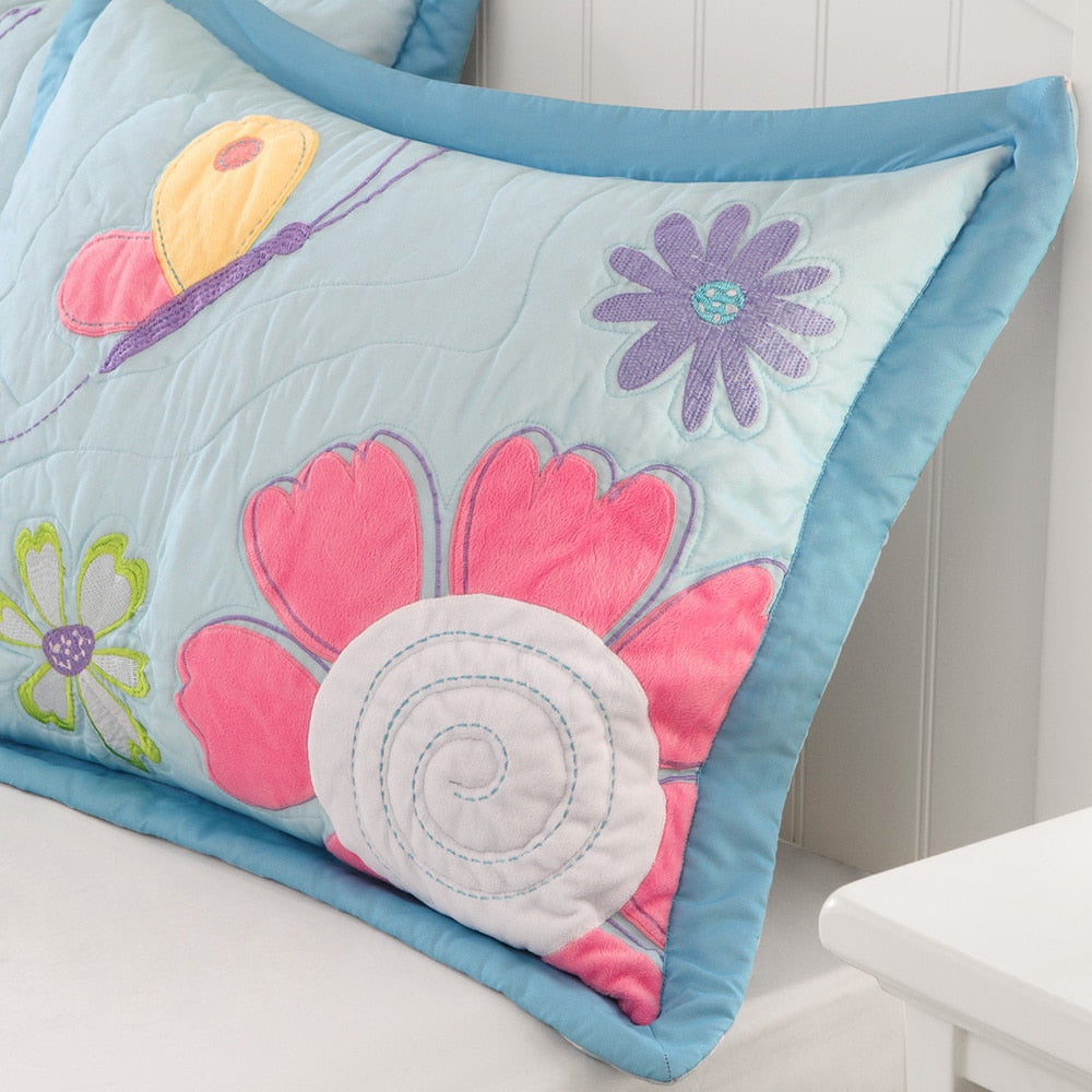 Intelligent Design Kids Blooming Butterflies Reversible Quilt Set with Throw Pillow