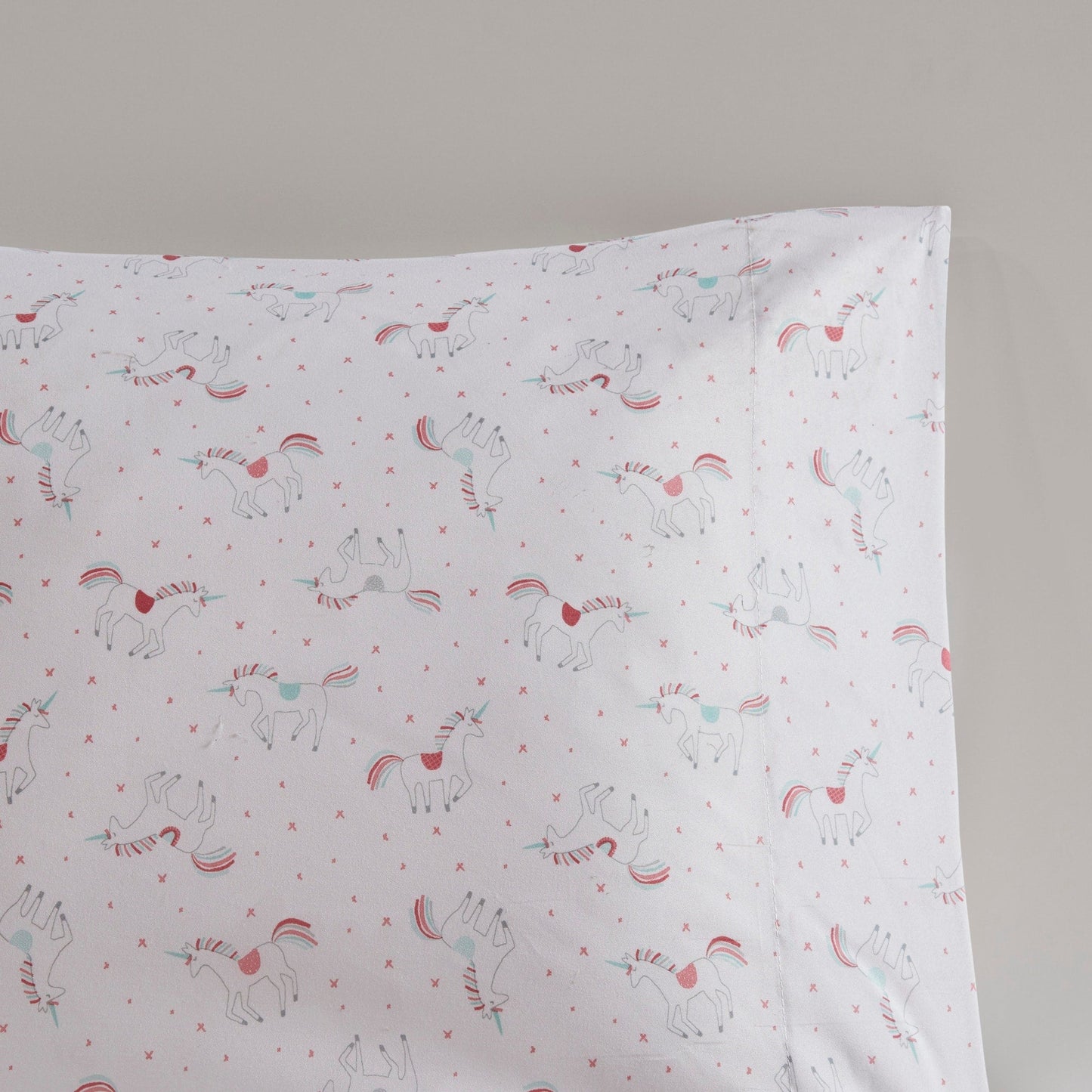 Intelligent Design Kids Mia Rainbow and Metallic Stars Comforter Set with Bed Sheets