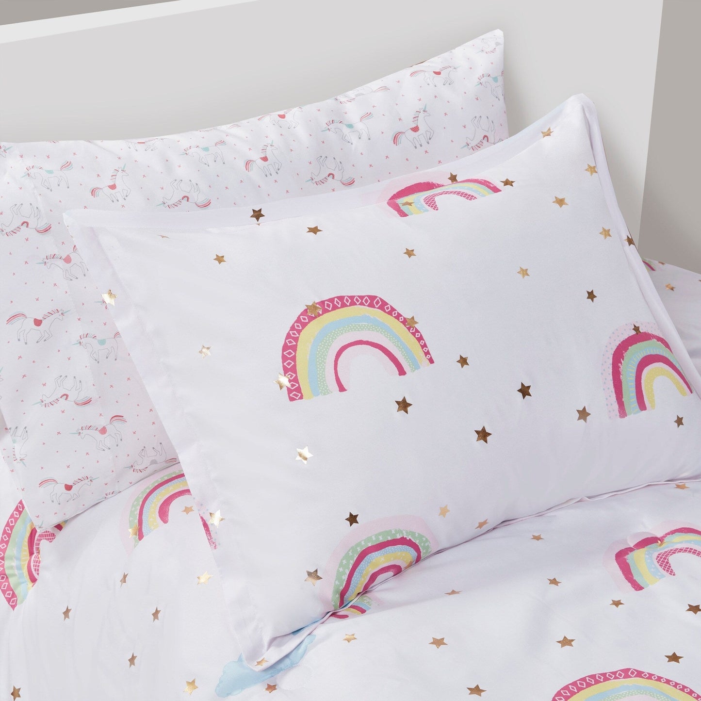 Intelligent Design Kids Mia Rainbow and Metallic Stars Comforter Set with Bed Sheets
