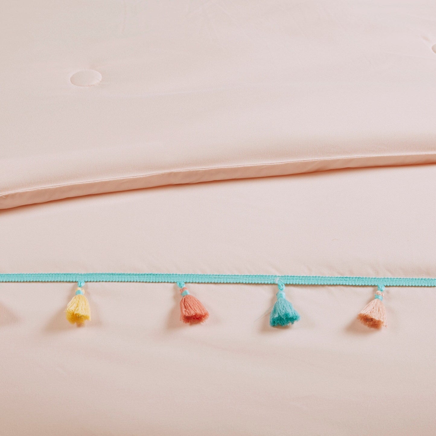 Intelligent Design Kids Tanya Tassel Comforter Set with Heart Shaped Throw Pillow