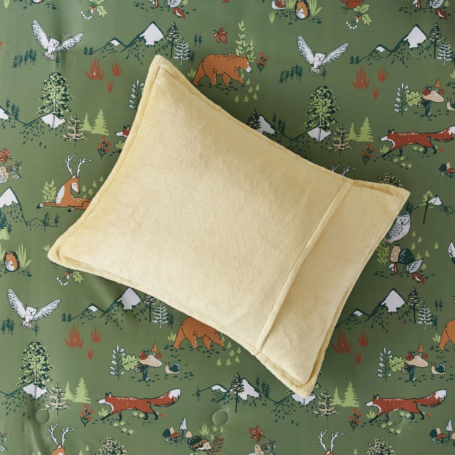 Intelligent Design Kids Theo Forest Animals Plush Reversible Comforter Set