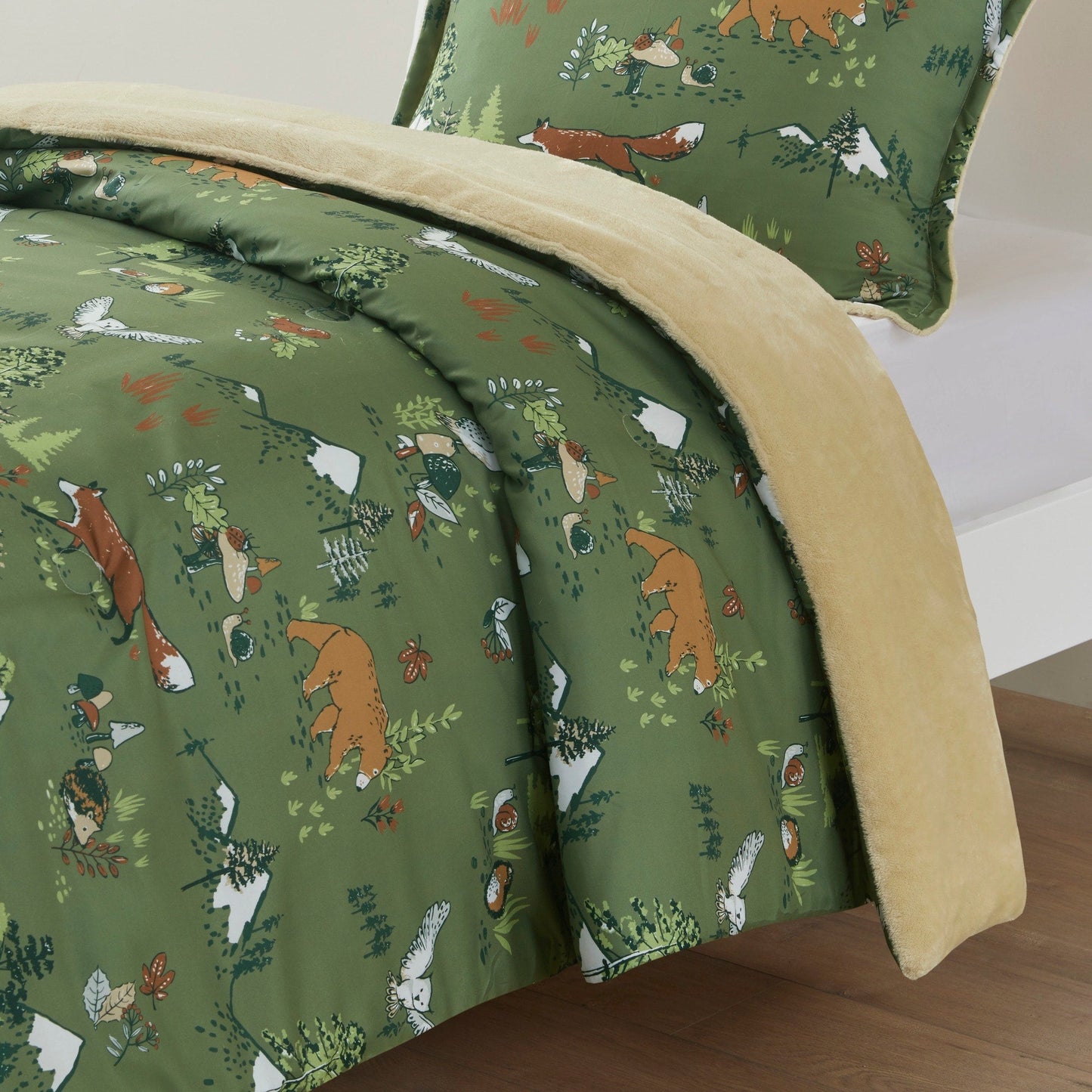 Intelligent Design Kids Theo Forest Animals Plush Reversible Comforter Set