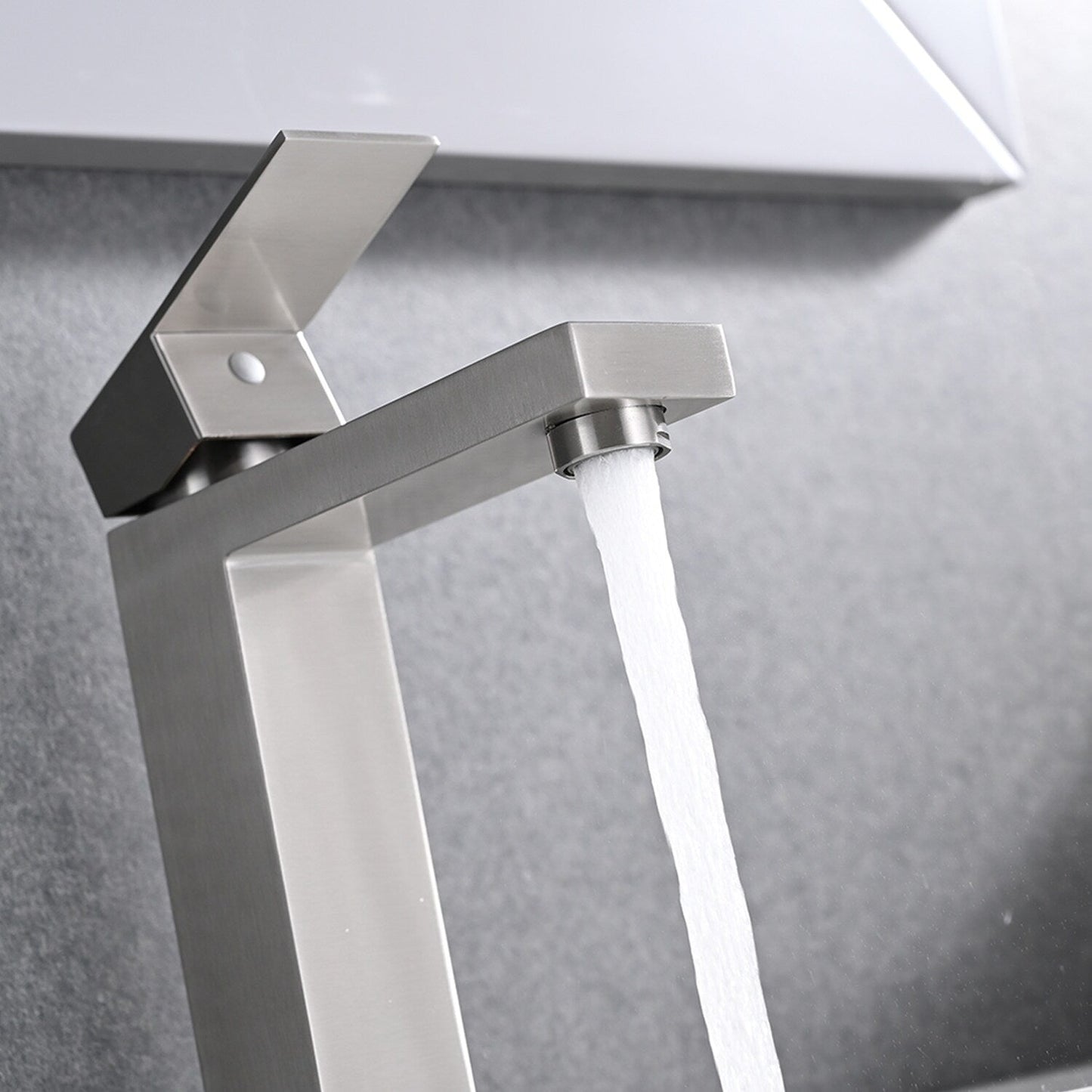 PROOX Single Bathroom Sink Faucet with Drain Assembly