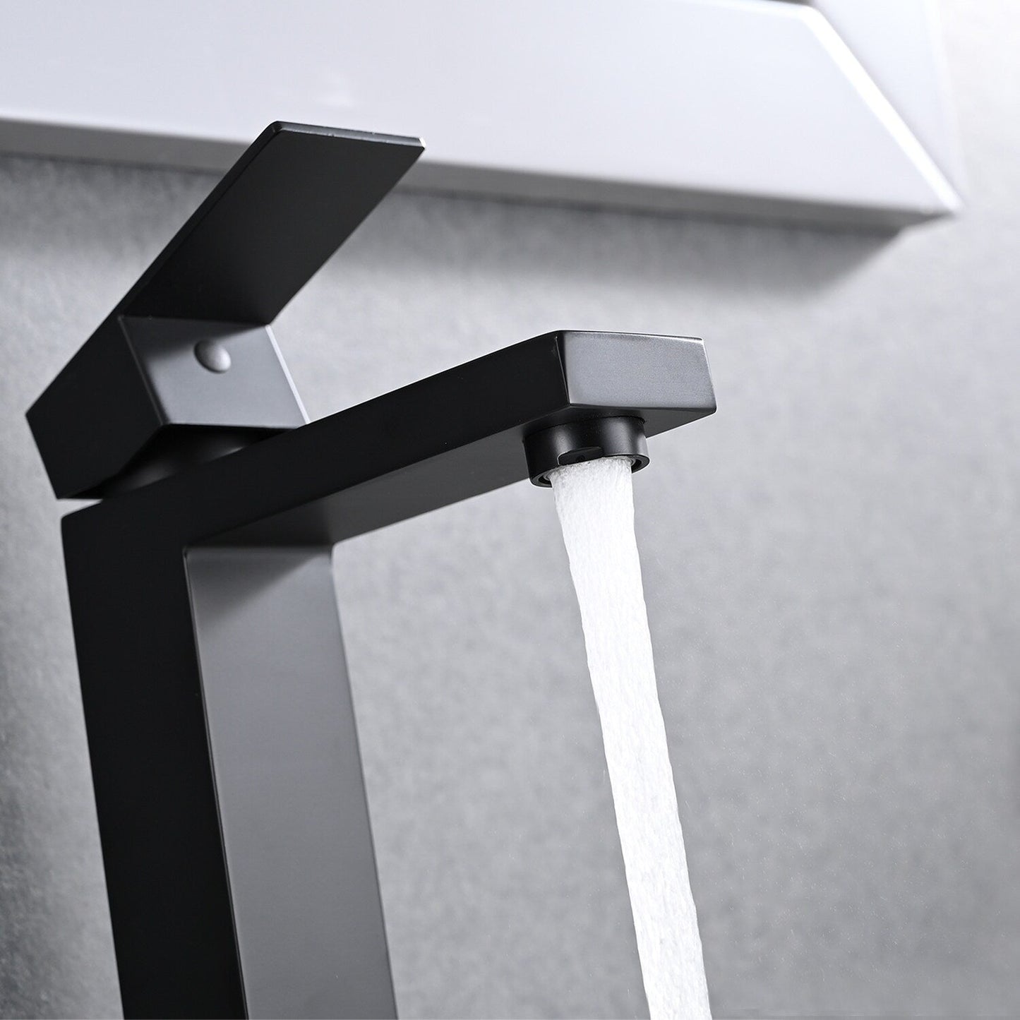 PROOX Single Bathroom Sink Faucet with Drain Assembly