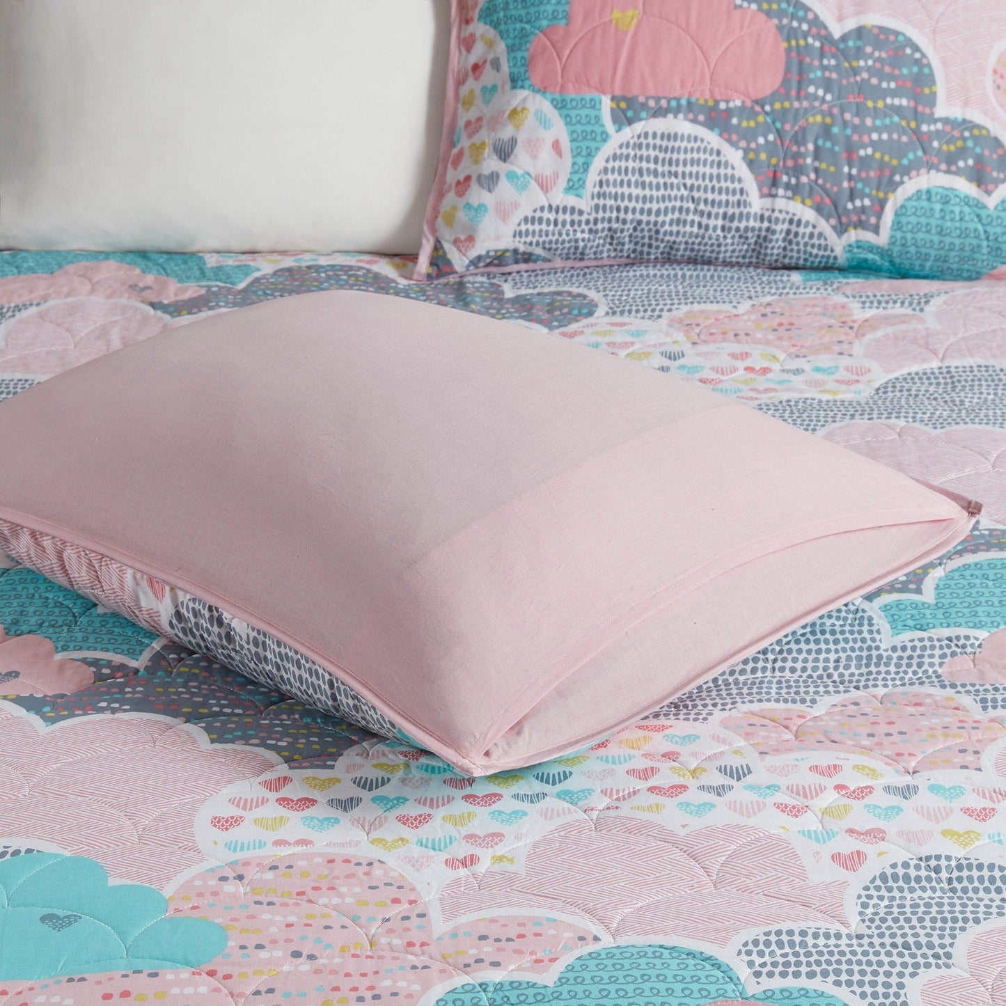 Intelligent Design Kids Bliss Pink Reversible Cotton Quilt Set with Throw Pillows