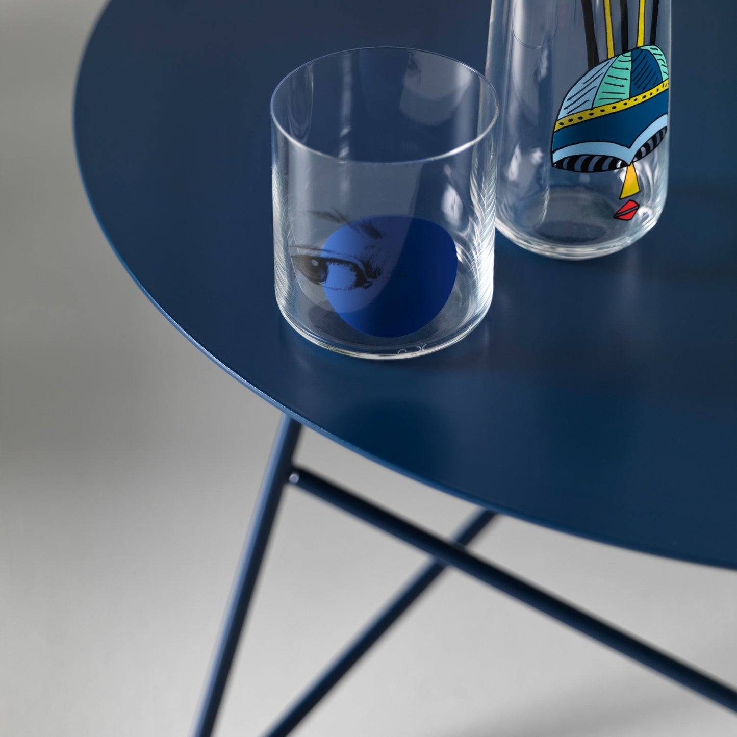 Ermione tavolino rotondo da salotto in metallo h35 blu navy