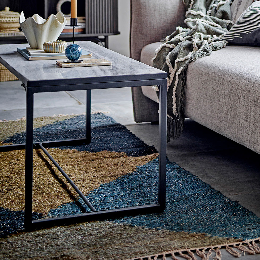 Ines tavolino rettangolare in marmo bianco venato con struttura antracite