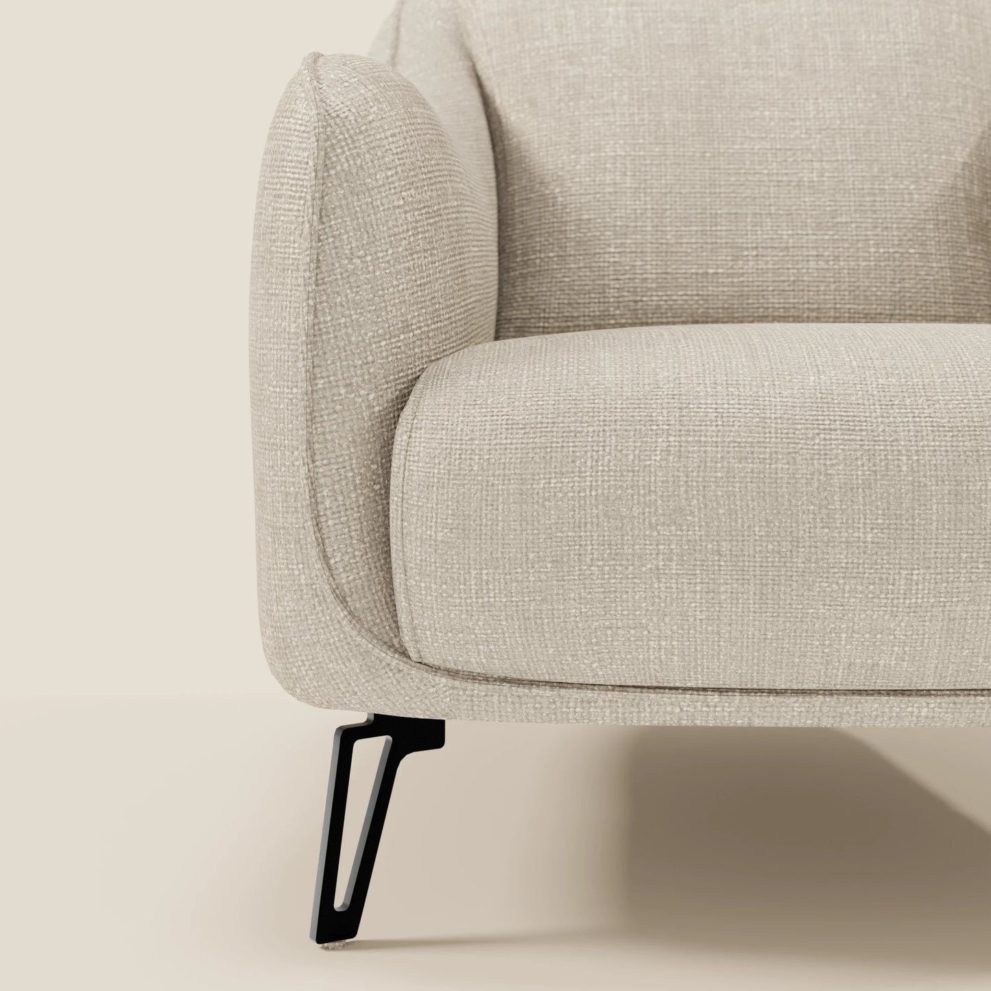 Avela Poltroncina dal comfort senza tempo in morbido tessuto impermeabile T06 panna