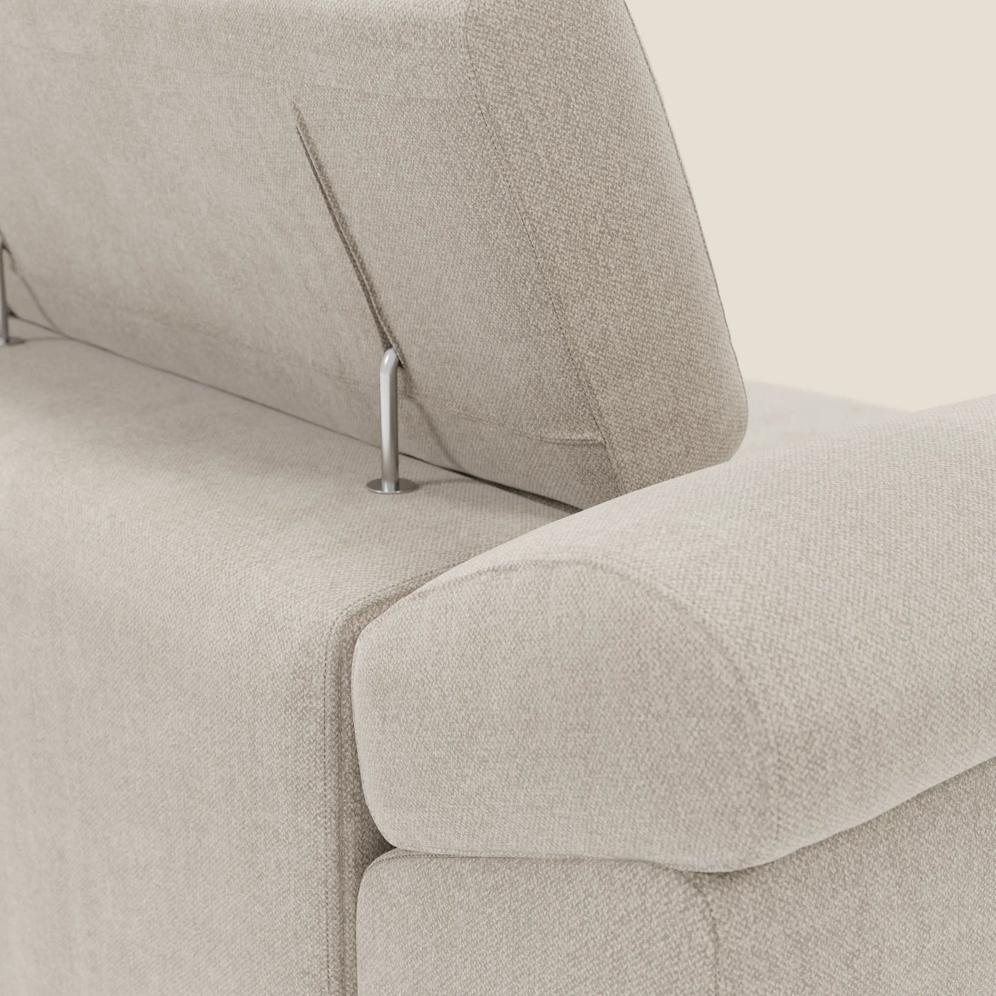 Donatello divano con 3 sedute allungabili braccioli contenitore e poggiatesta reclinabili in tessuto smacchiabile T23 panna